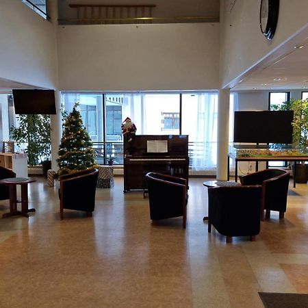 Auberge de jeunesse Majoitus Fox à Kuopio Extérieur photo